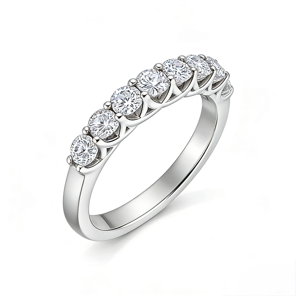 18K white gold diamond wedding band – close-up detail of prong setting