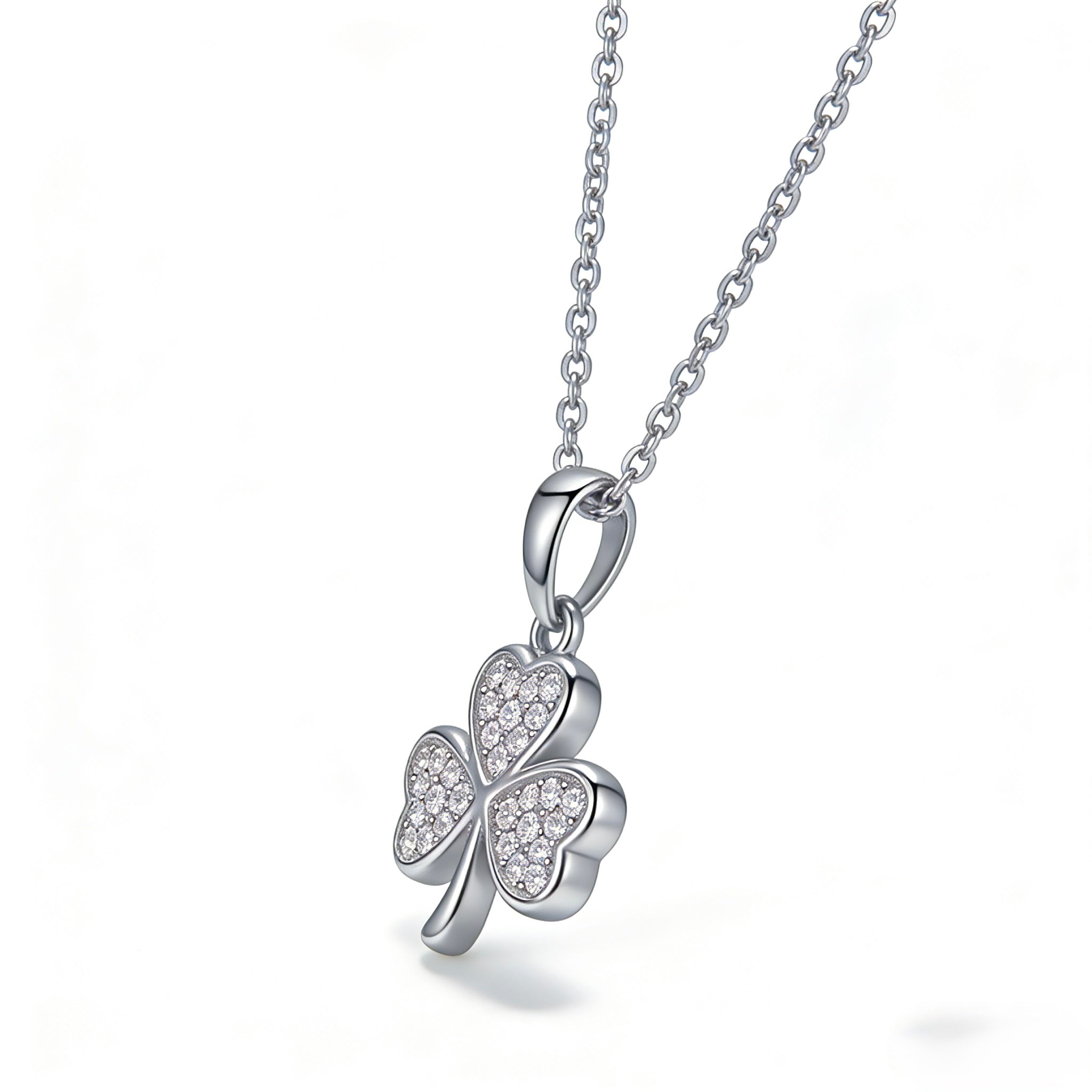 18k White Gold Diamond Pendant Necklace