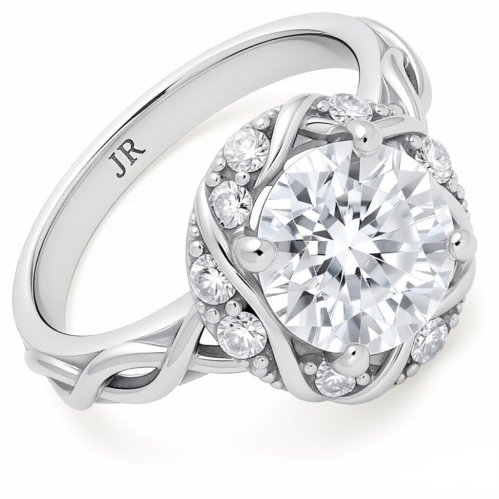 18K White Gold Diamond Engagement Ring Detail